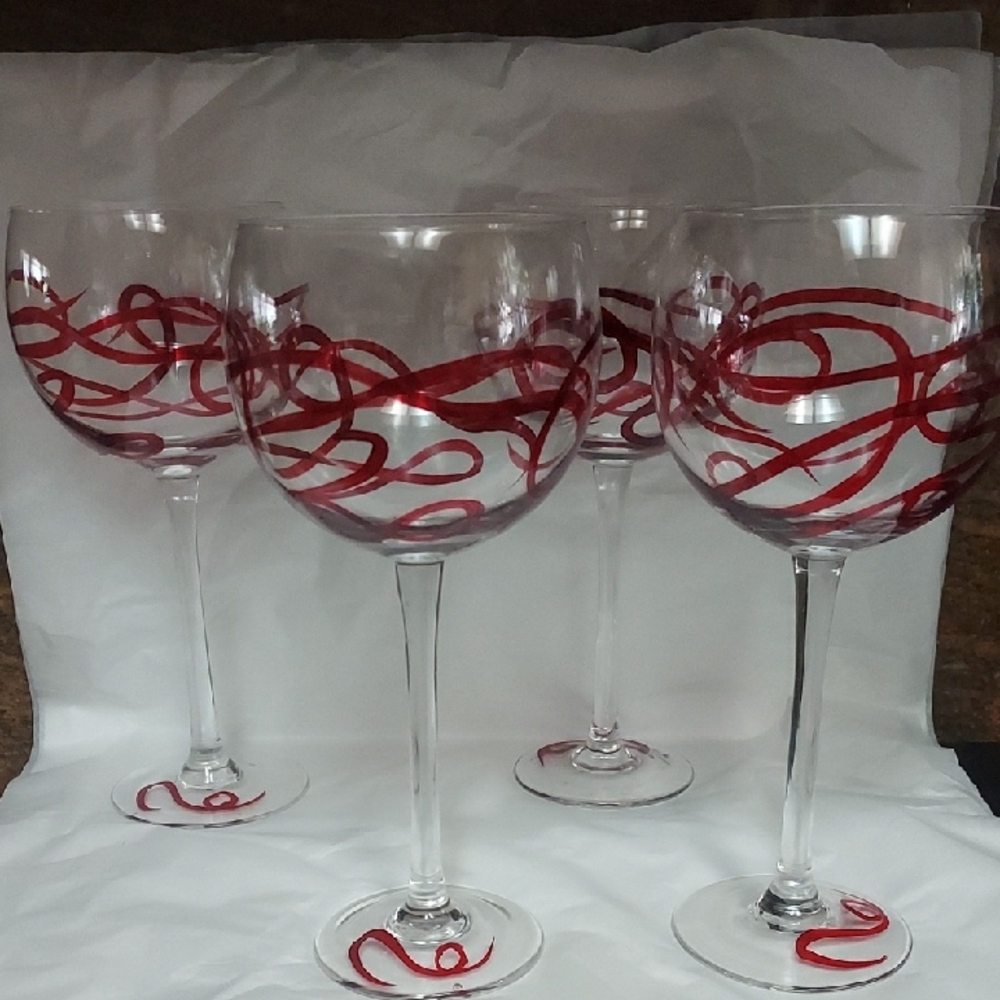 Elegant Red Swirl Wine Glass Set Of 4